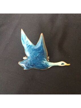 Vintage enamel goose brooch